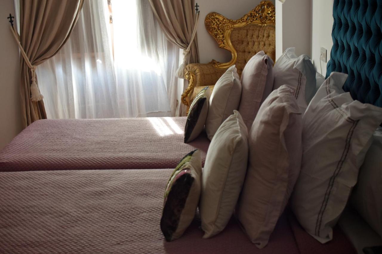 Double Room with Living Room and Balcony
