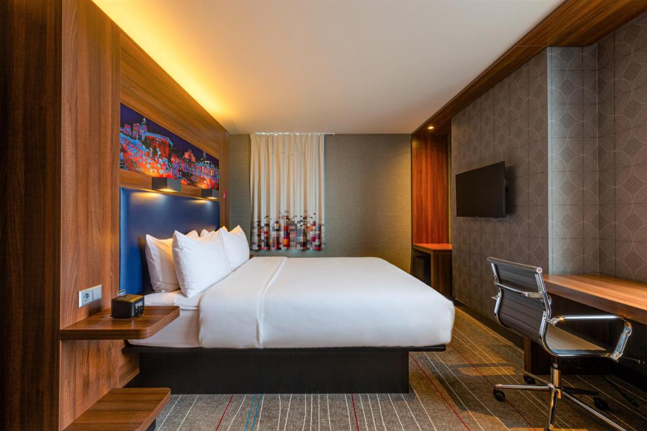 Chambre Lit King-Size - Vue sur Ville