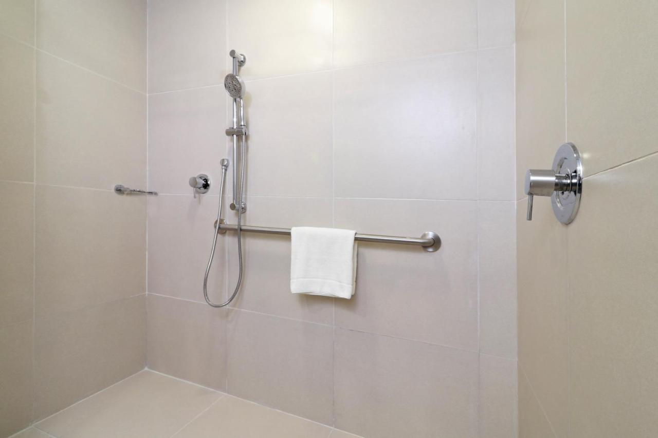 Quarto Standard com cama king-size – Acessível para Hóspedes com Mobilidade Reduzida