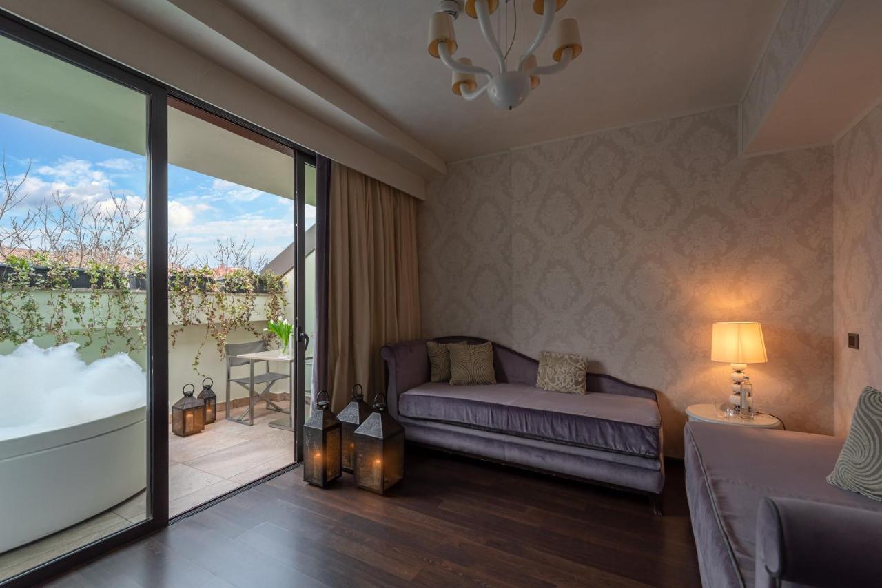Suite com Terraço e Banheira de Hidromassagem