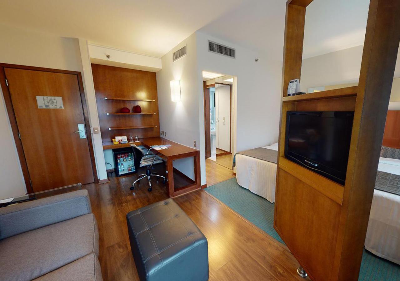 Standard Suite,1084802527:JPEG