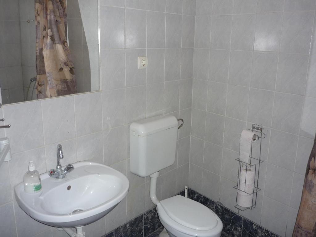 Habitación Doble con baño compartido - 2 camas