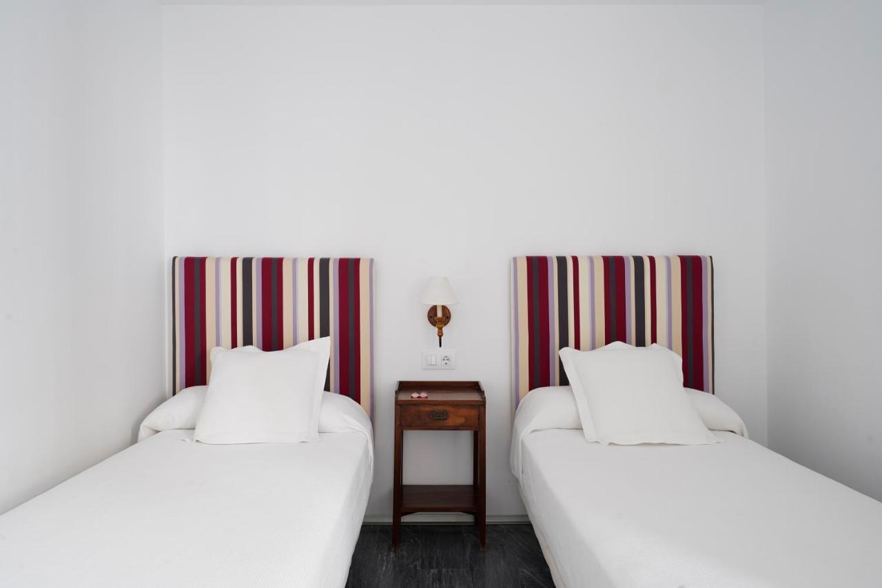 Extra Large 2 Bedroom Apartment with Balcony,1165287636:JPEG