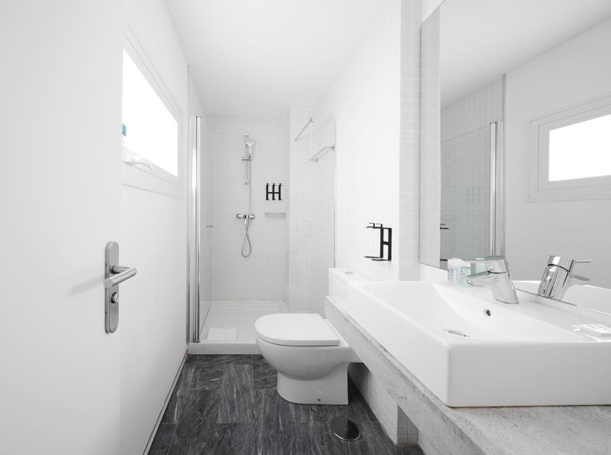 Extra Large 2 Bedroom Apartment with Terrace,1165288140:JPEG