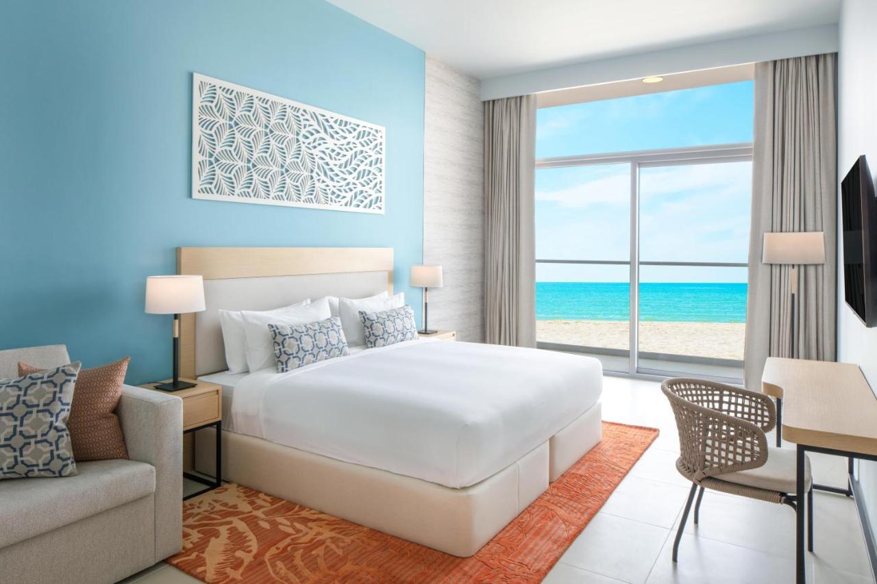 Mirage Superior Zimmer mit Etagenbetten und Panoramablick auf das Meer
