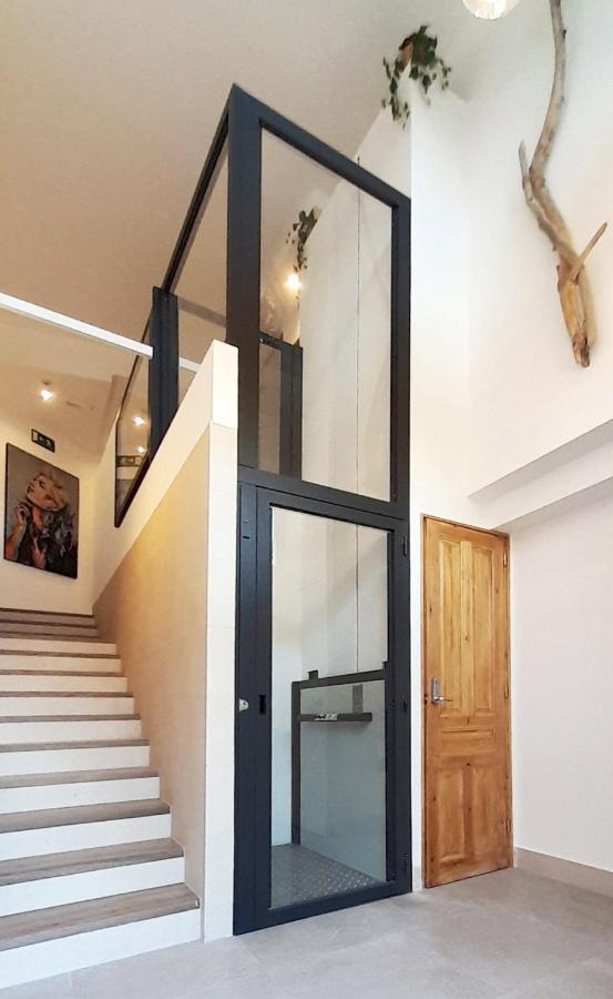 One-Bedroom Apartment,1388159759:JPEG