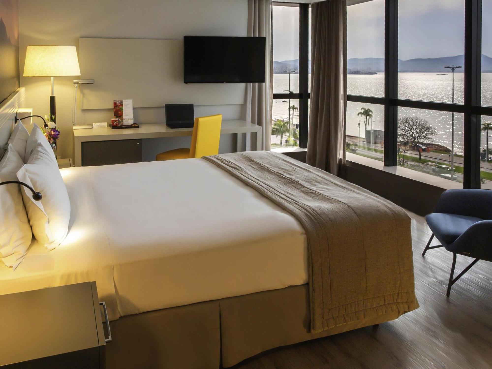 Habitación Deluxe con cama extragrande y vistas al océano