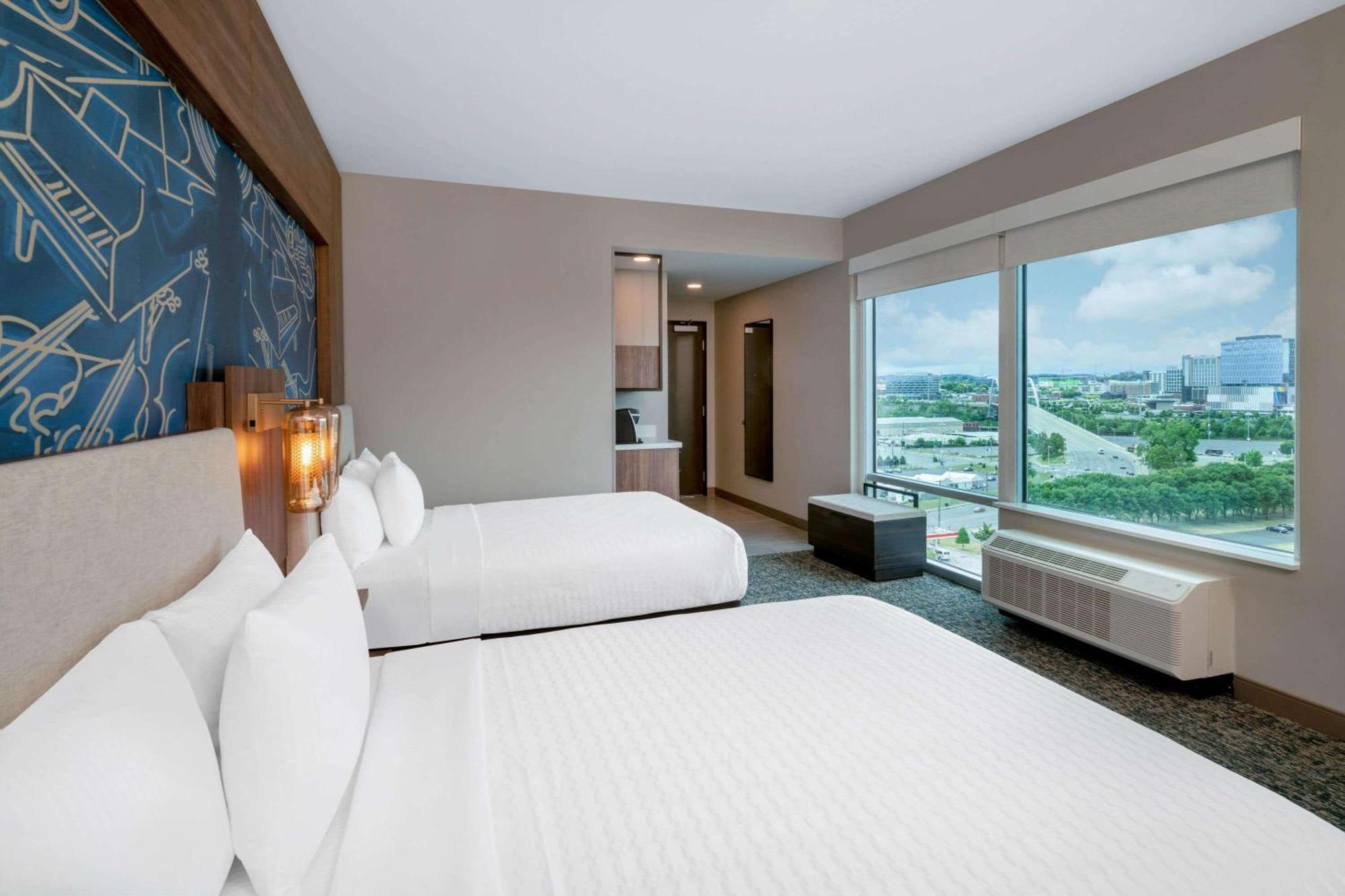 Studio Suite Two Queen Beds Stadium View Non-Smoking