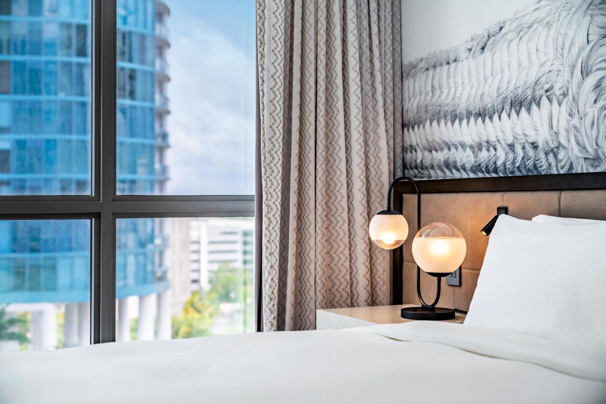 Quarto com Cama King-size e Vista Panorâmica