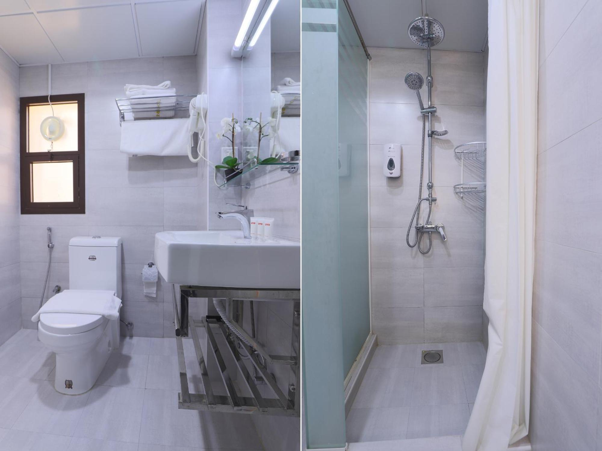 Habitación con cama extragrande.