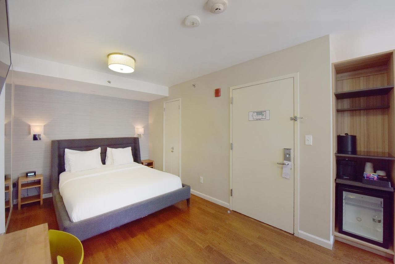 Quarto Premier com Cama Queen-size e Varanda