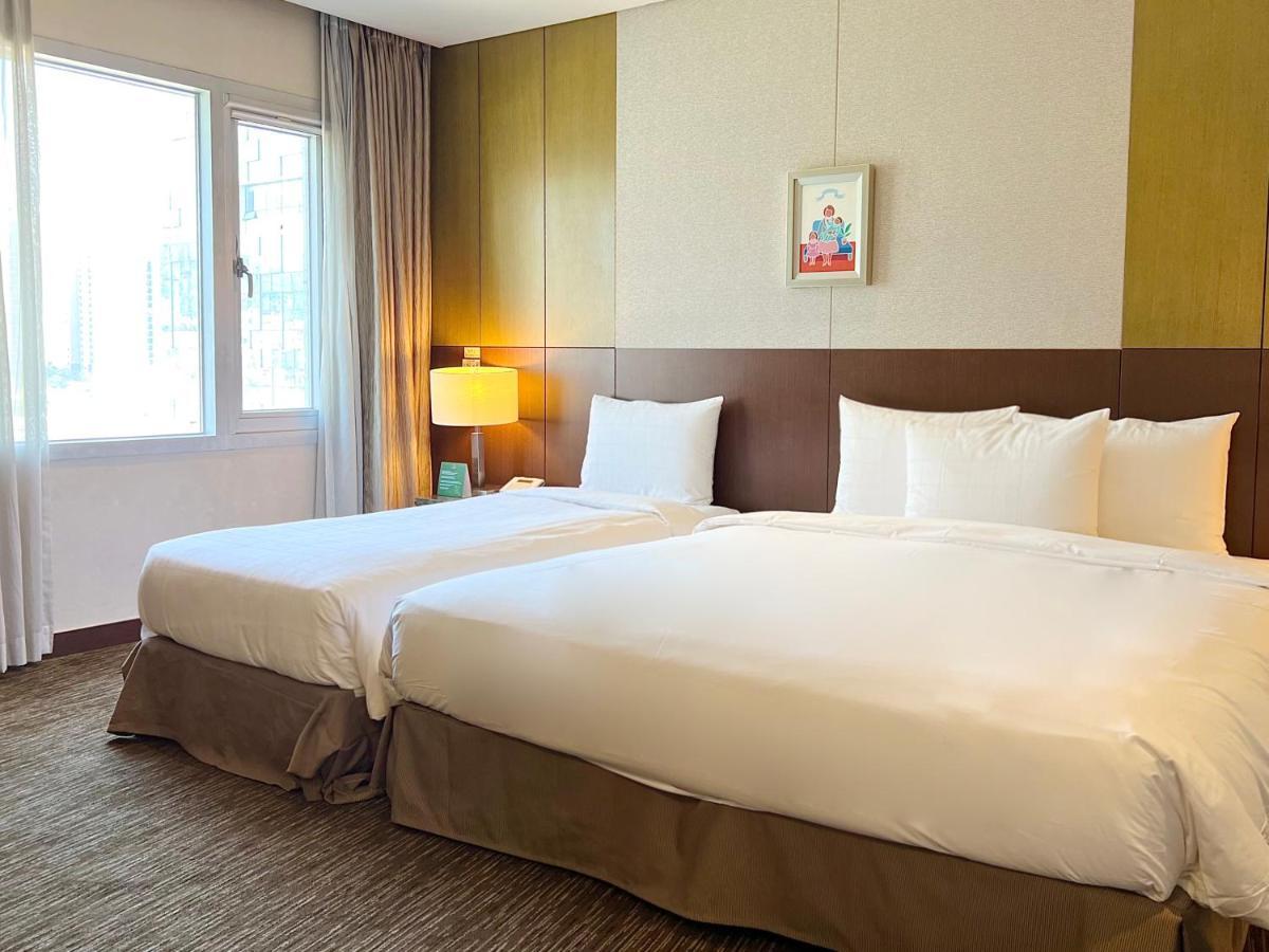Family Twin Suite