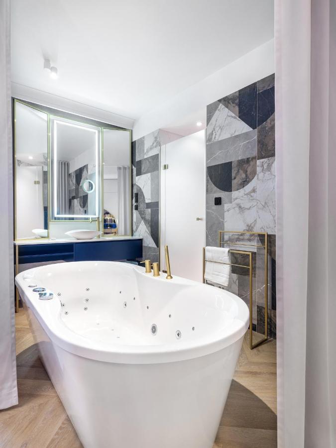 Apartament z wanną z hydromasażem