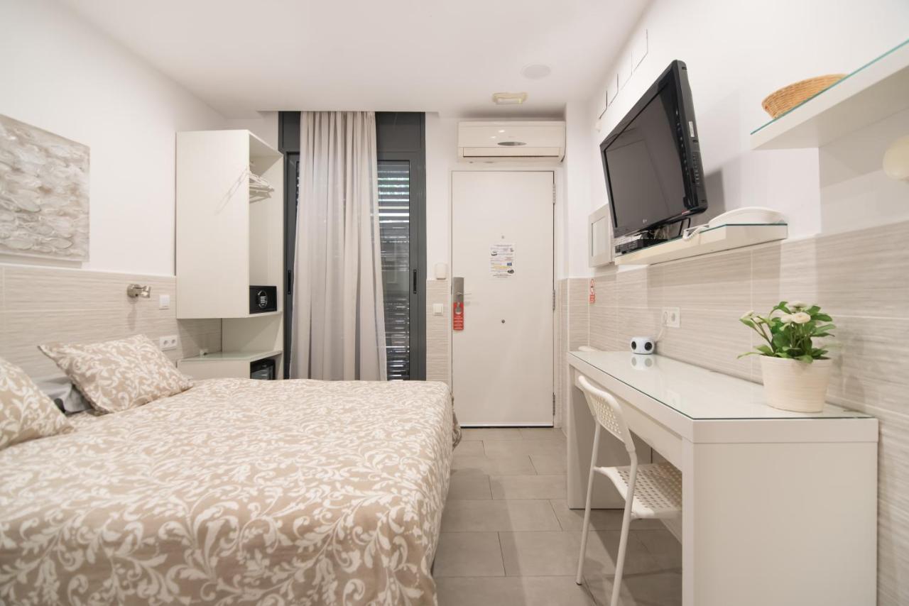 Habitación Doble con baño privado y vistas al patio