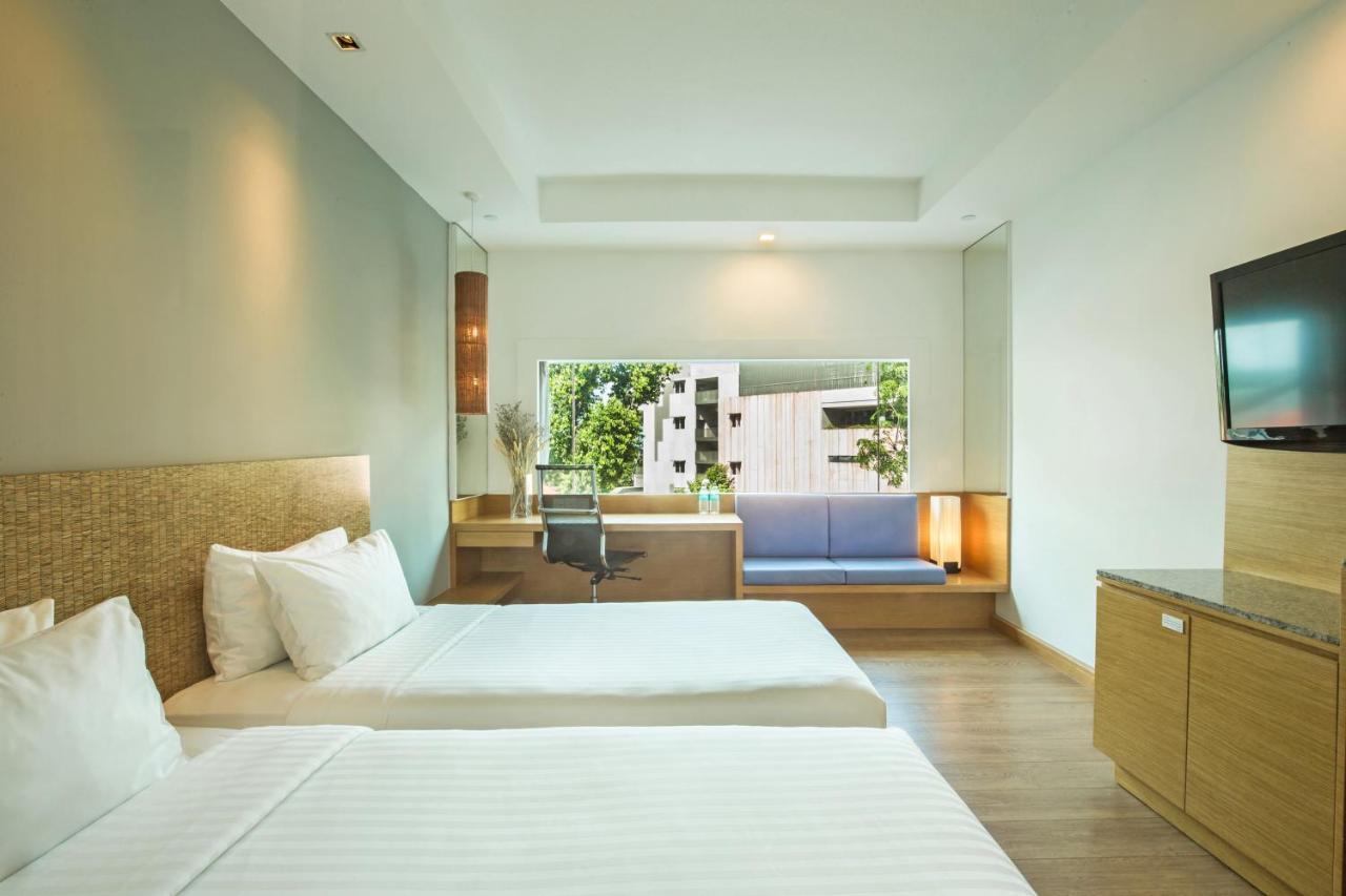 Connecting Room