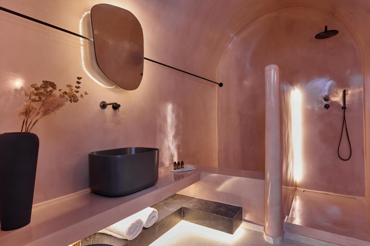 Honeymoon Suite with outdoor heated private Jacuzzi,1379213072:JPEG