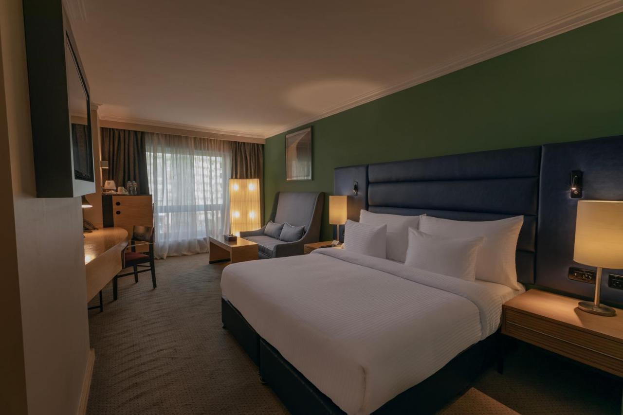 Executive Room,1419015387:JPEG