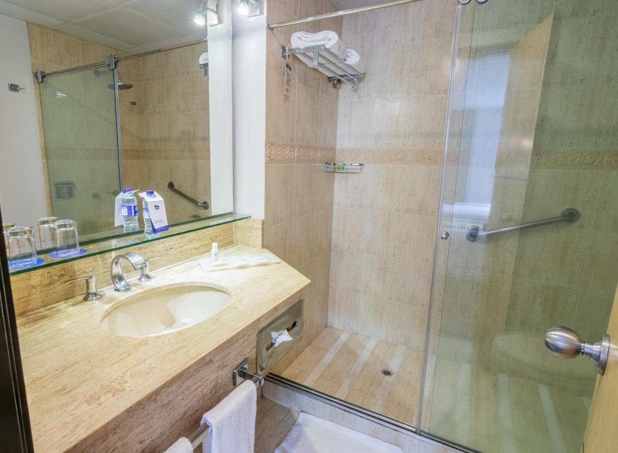 Twin Room,1498688869:JPEG