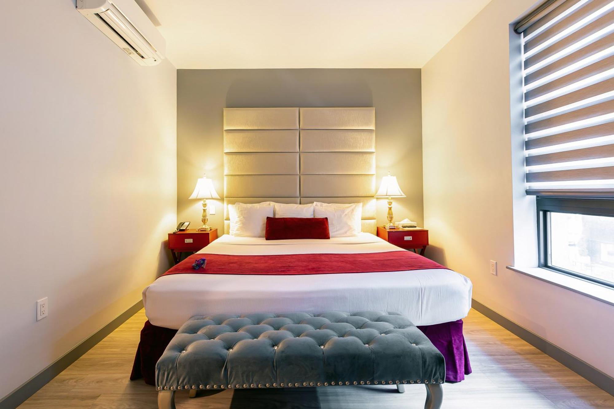 One King Bed Room, Superior,1498849429:JPEG