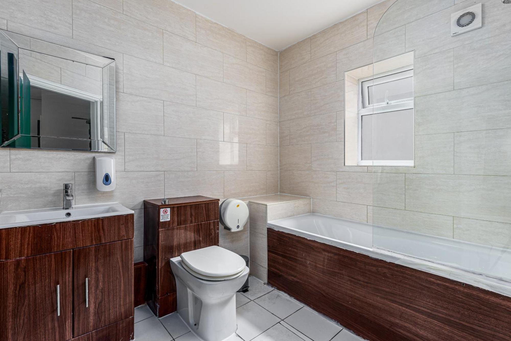 Tweepersoonskamer met Gedeelde Badkamer