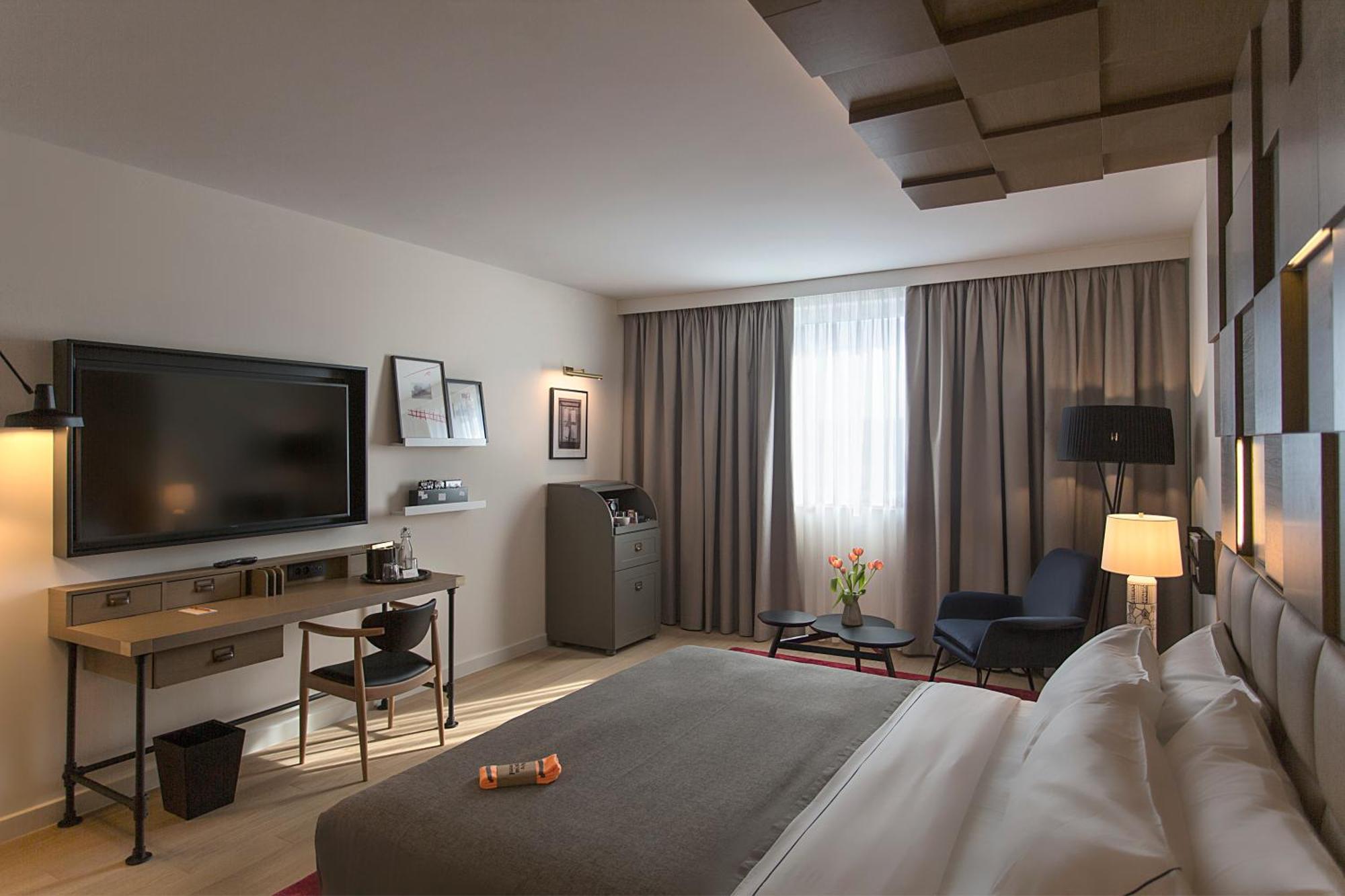 King Room,1549424674:JPEG