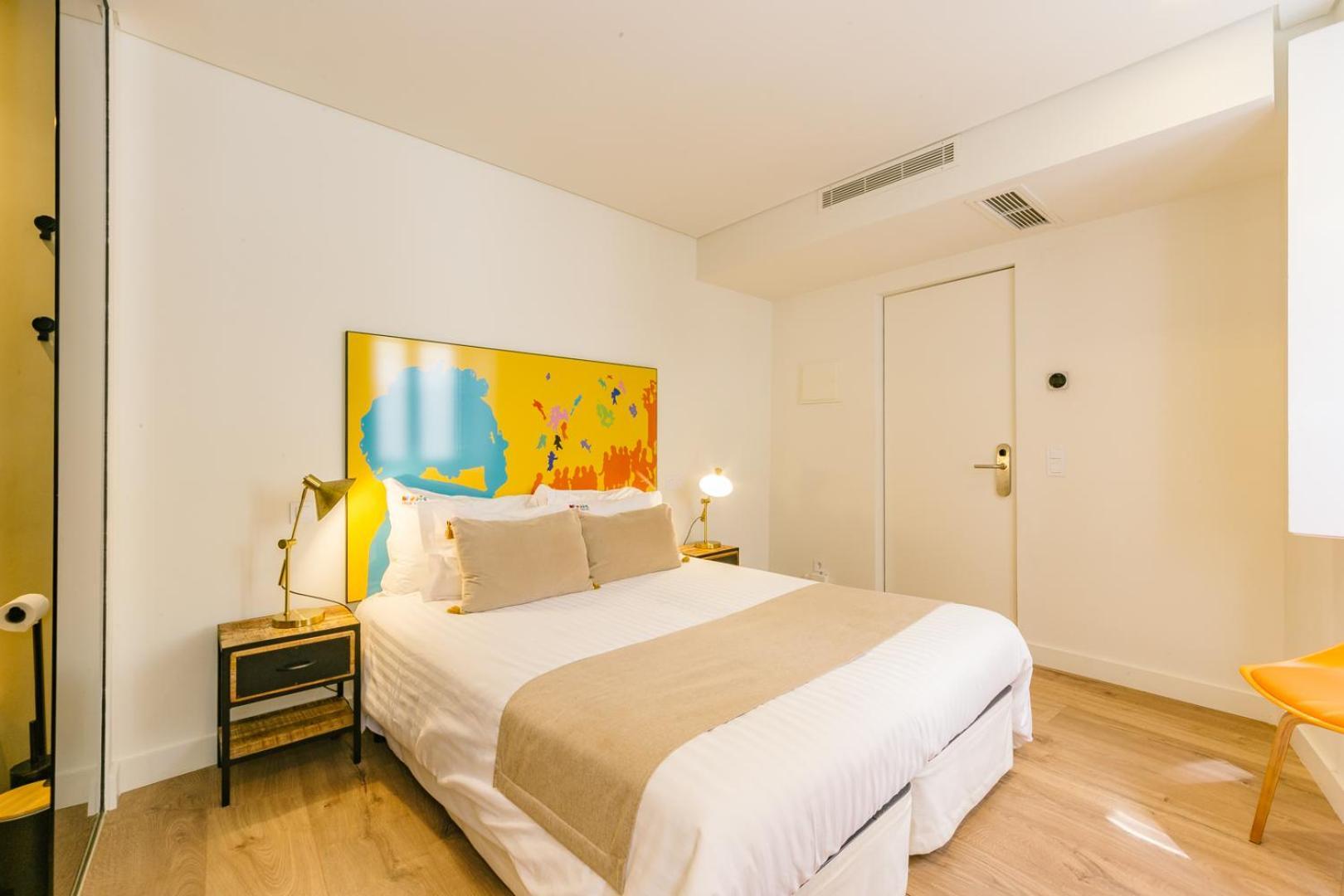 Tweepersoonskamer met 2 Aparte Bedden en Badkamer