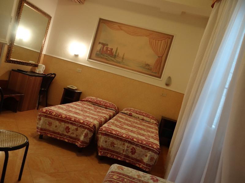 Double or Twin Room,141077295:JPEG