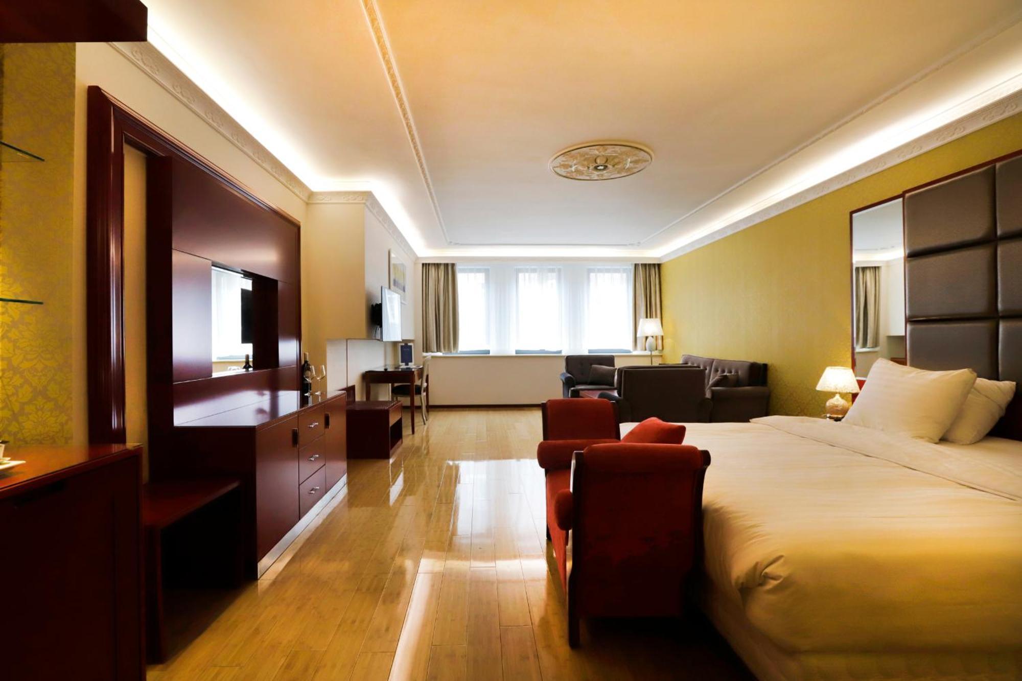 Luxury Suite,1598937945:JPEG