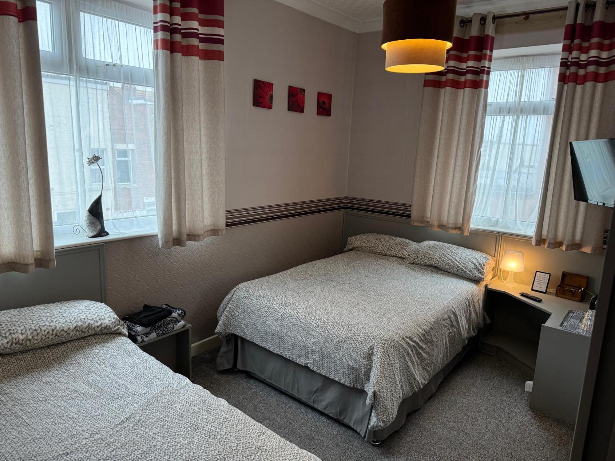 Chambre Familiale (2 Adultes + 1 Enfant)