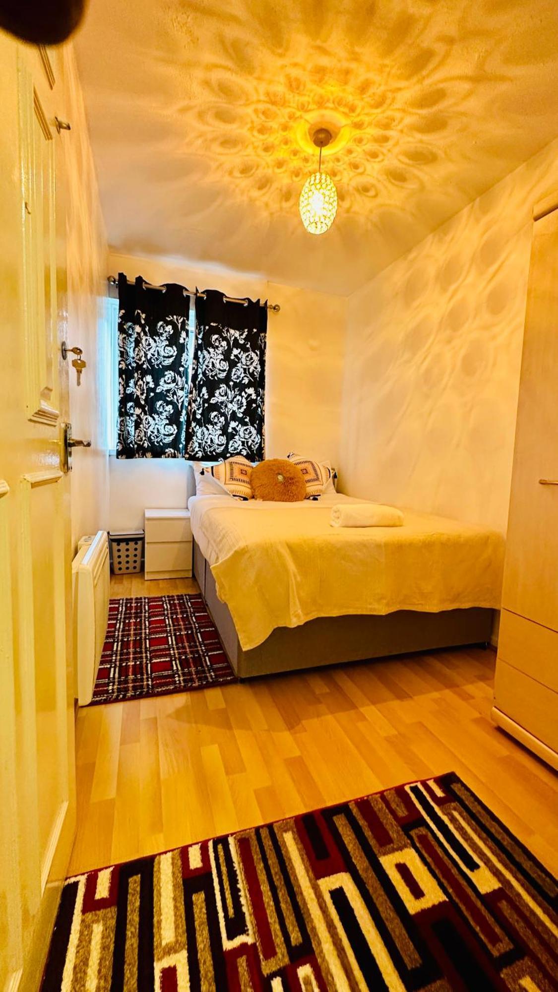 Double Room,1466524751:JPEG