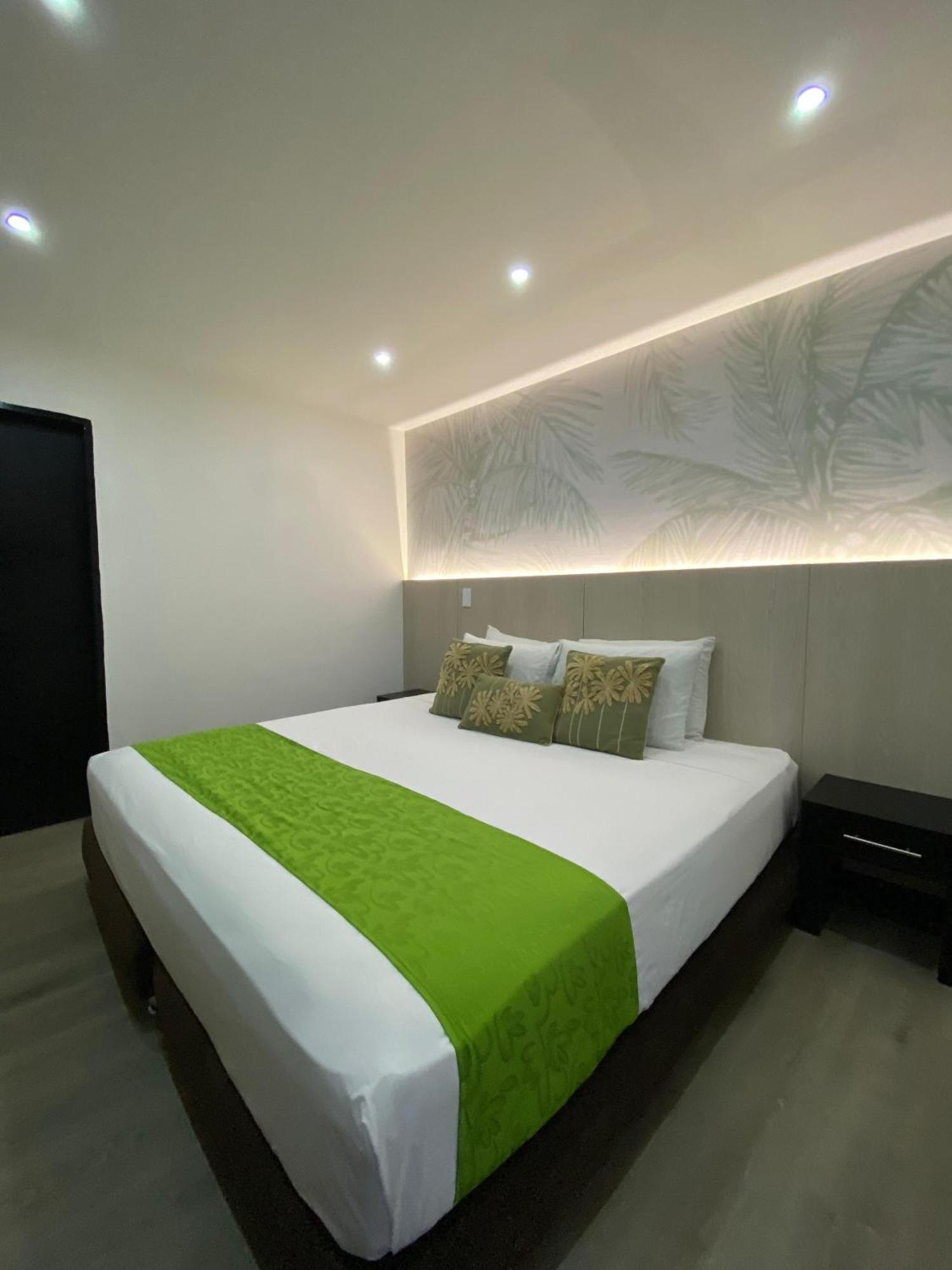 Quarto com Cama de Casal ou 2 de Solteiro