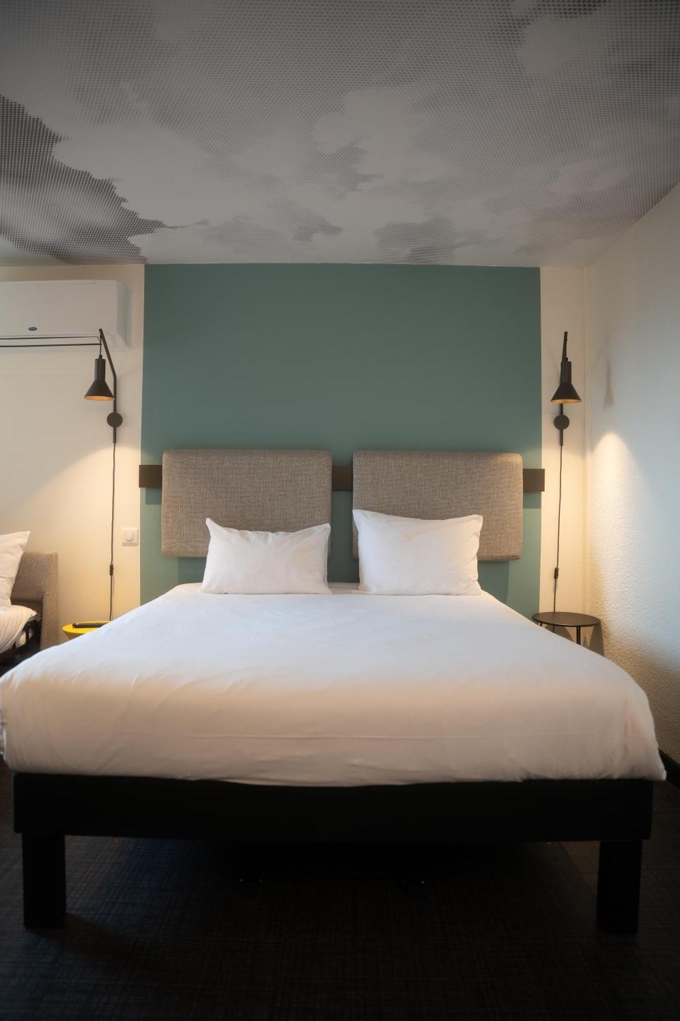 Quarto Standard com 1 Cama de Casal e 1 de Solteiro