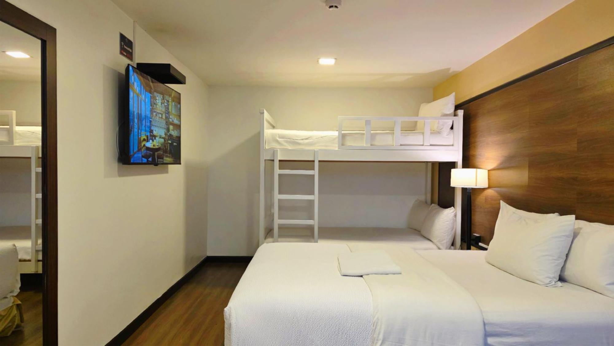 Triple Room,1698256899:JPEG