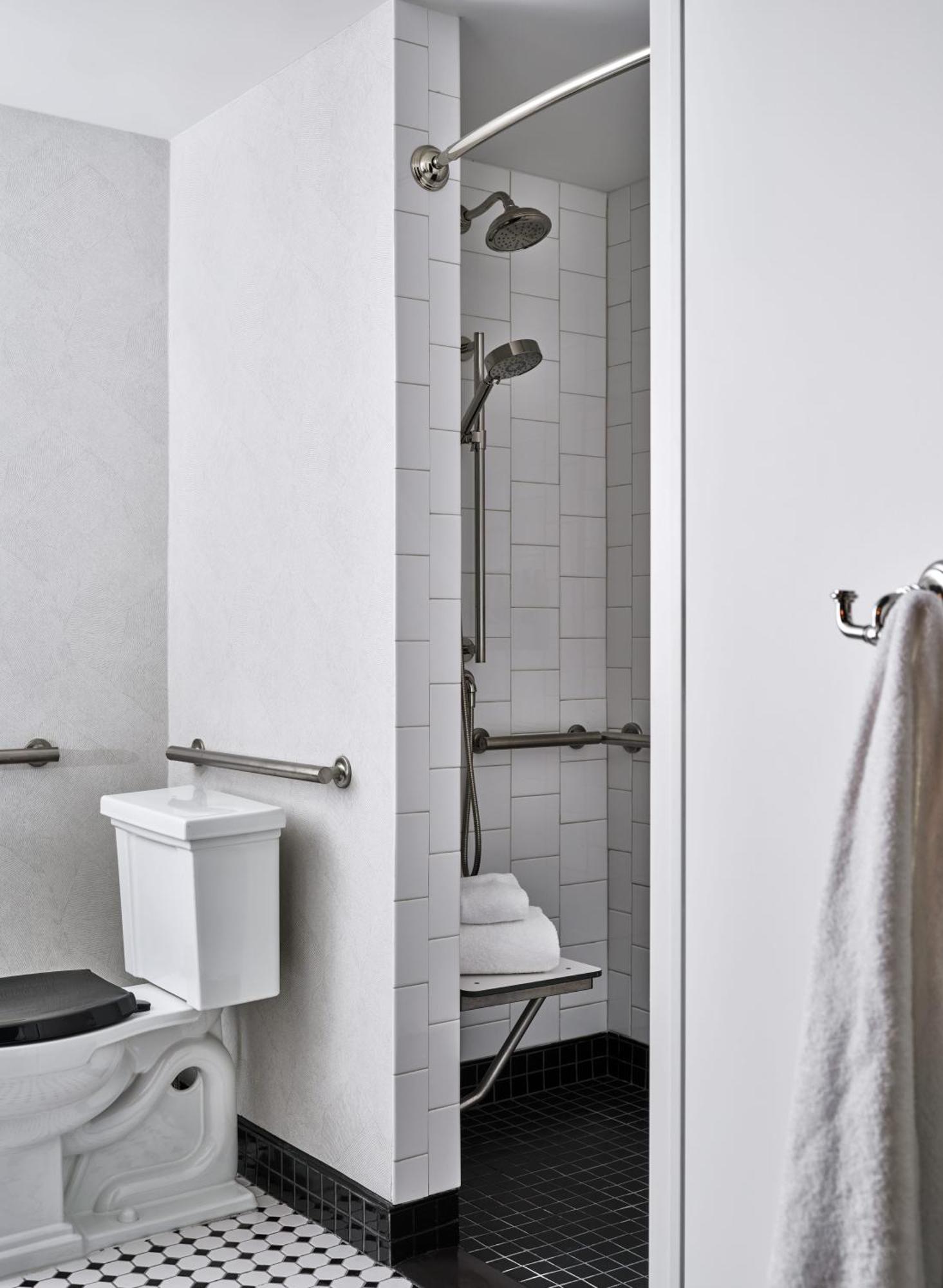 Chambre Lit Queen-size - Accessible aux Personnes à Mobilité Réduite