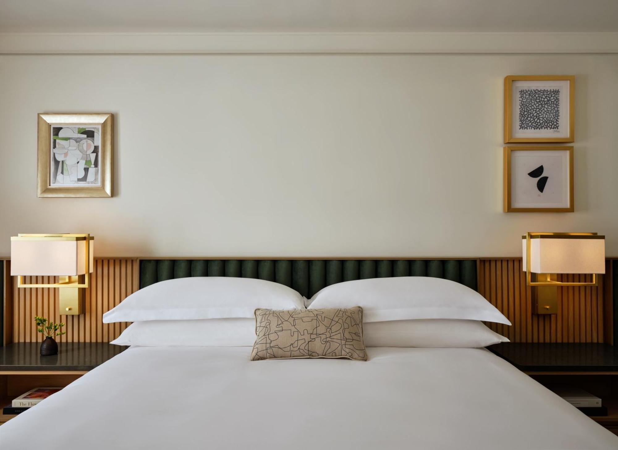 Queen Room - Mobility Accessible with Tub,1706801418:JPEG