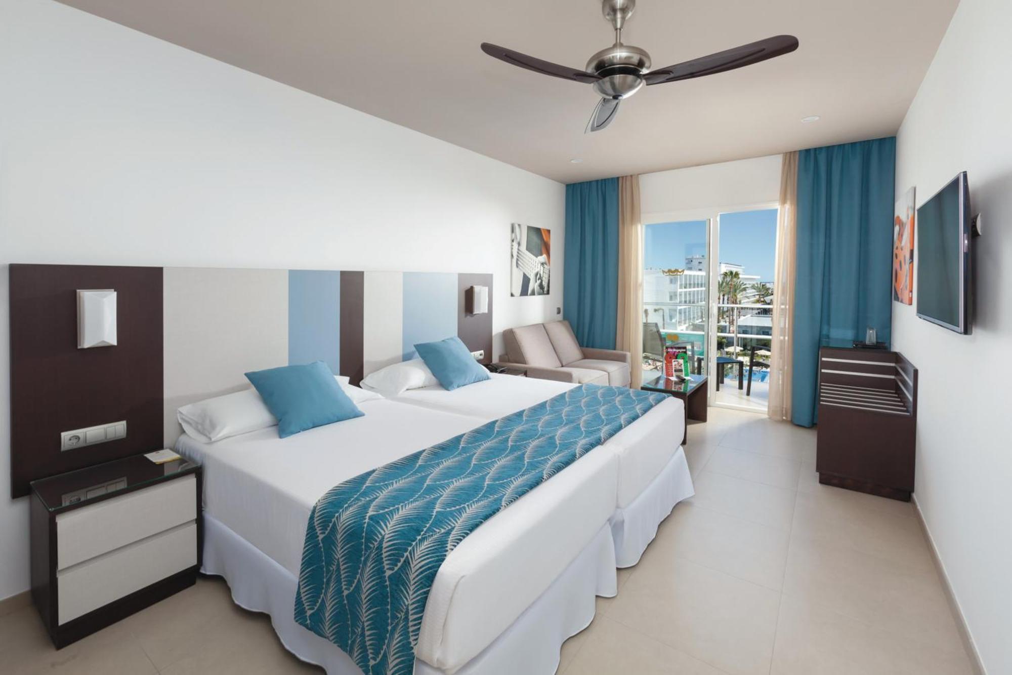 Quarto Duplo Deluxe com Vista Lateral Mar