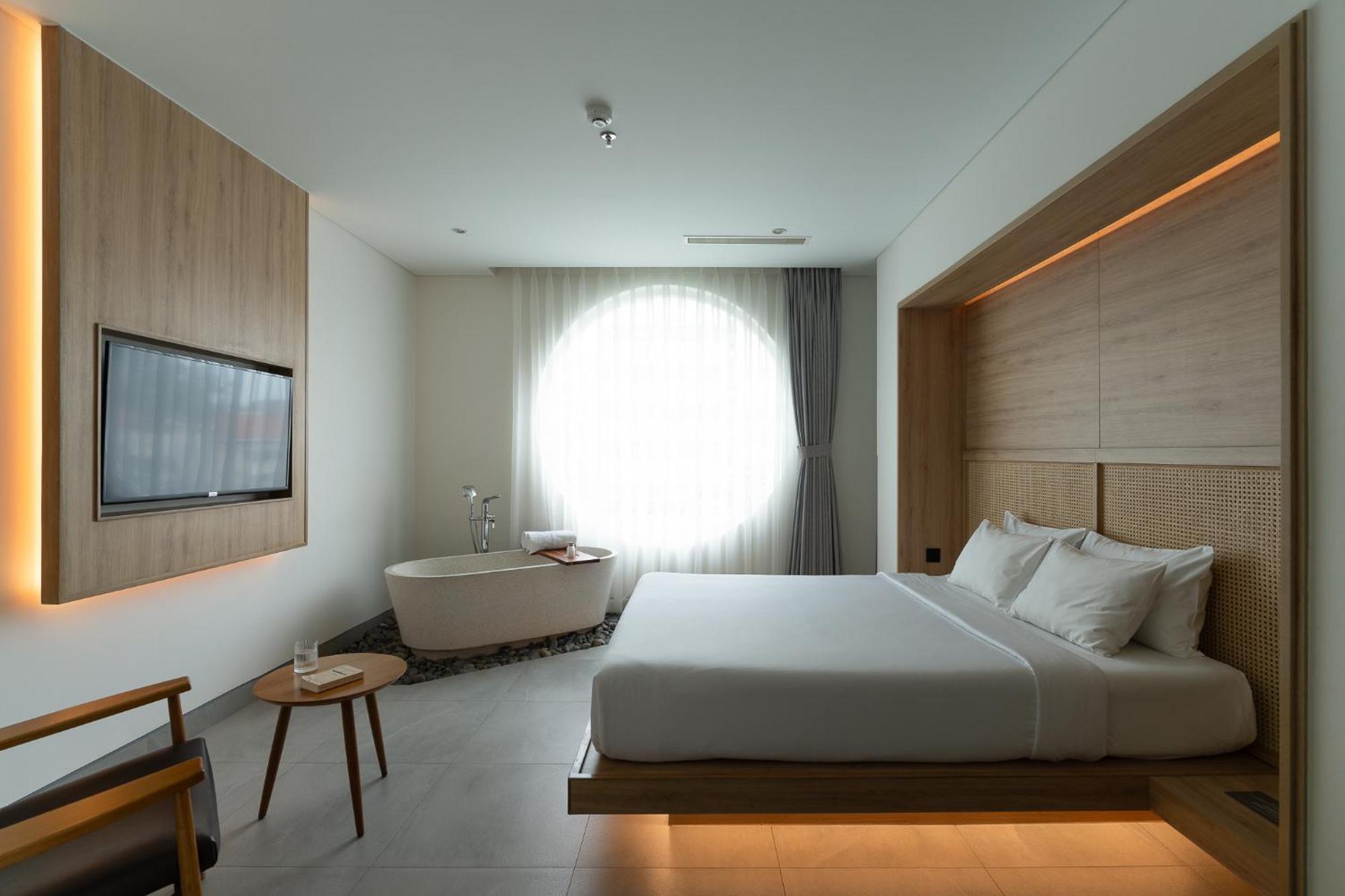 Suite City View