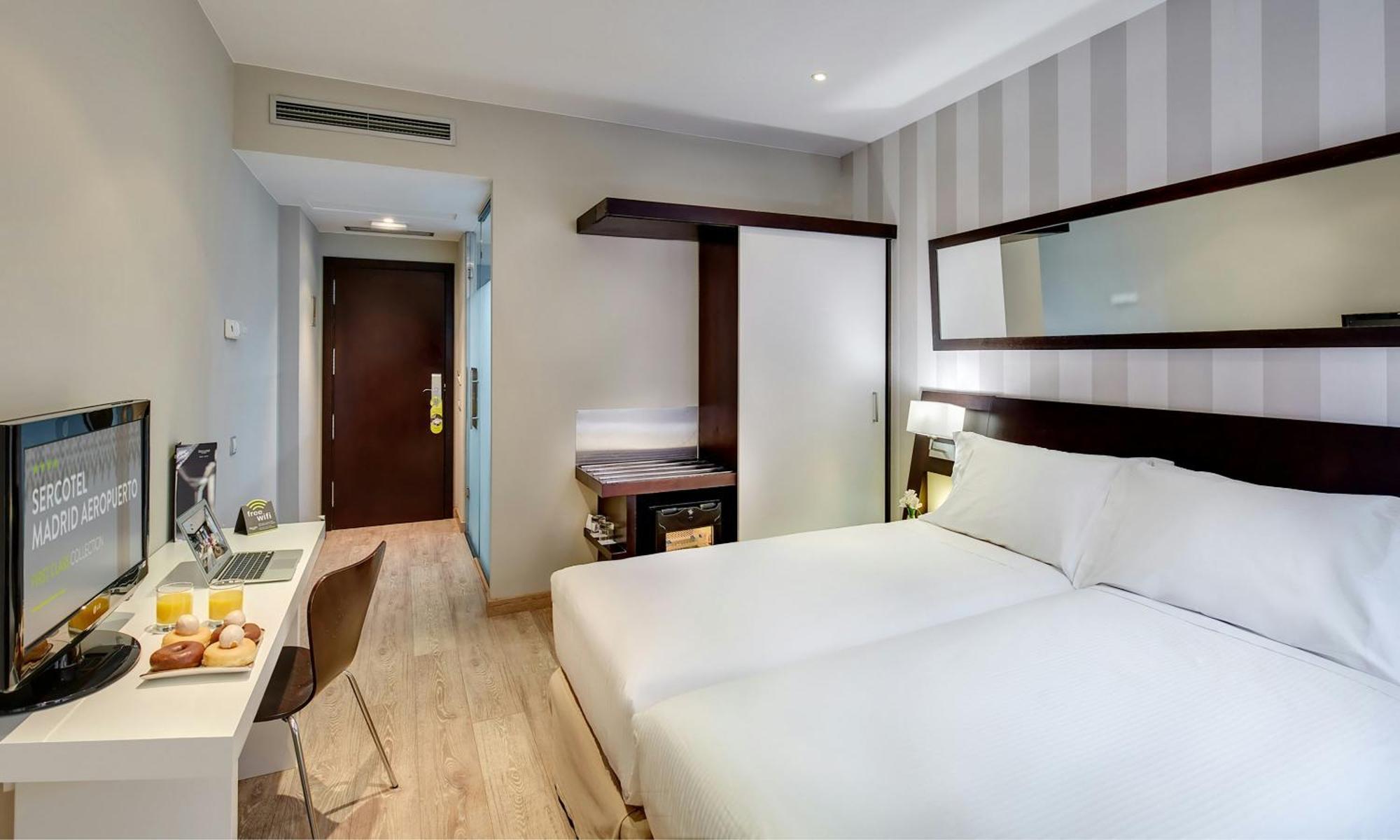 Quarto com 2 Camas de Solteiro