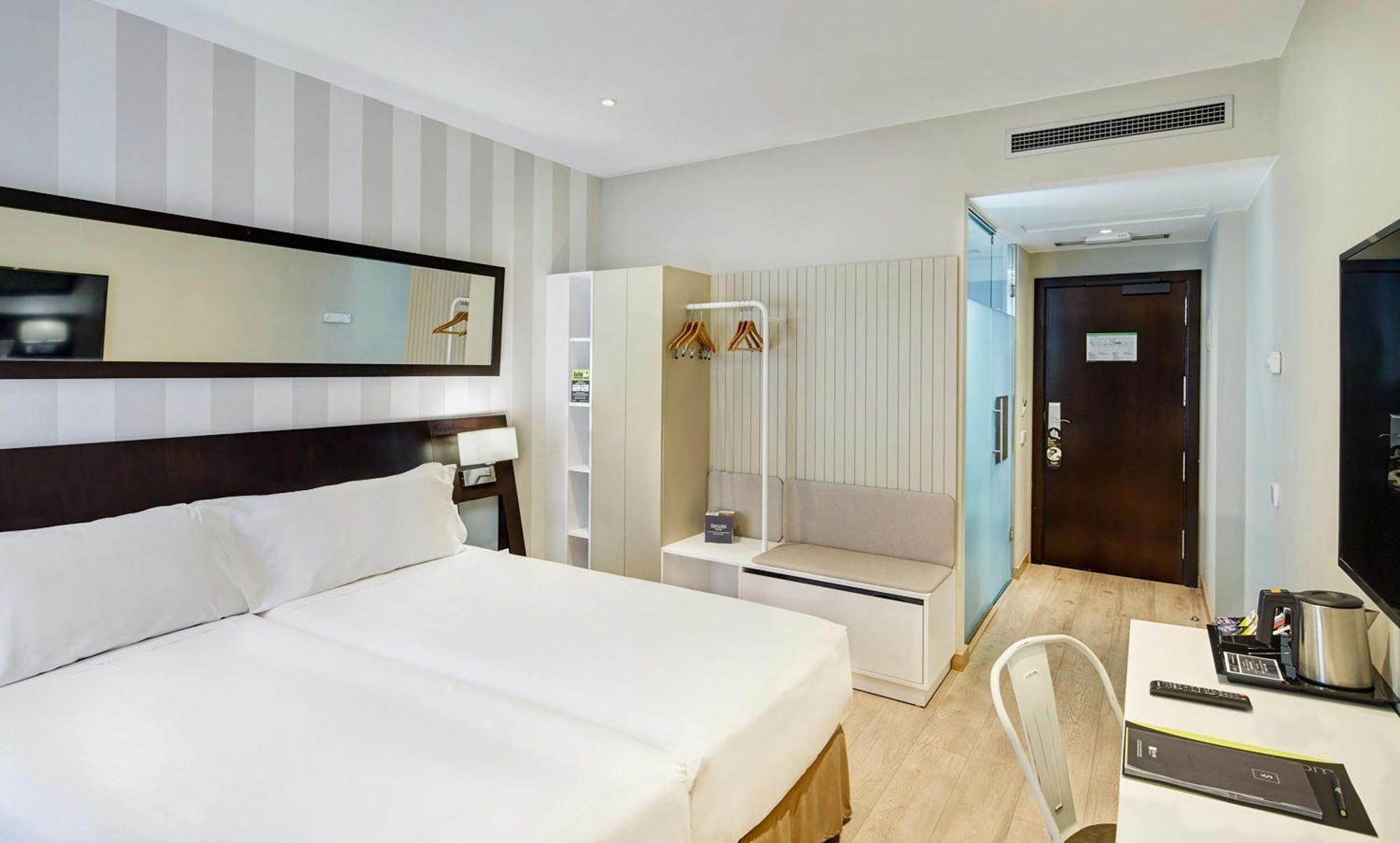 Quarto Superior com Cama de Casal ou 2 de Solteiro