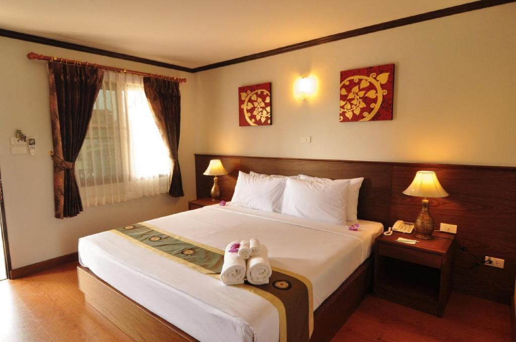 Deluxe Double or Twin Room,123383374:JPEG