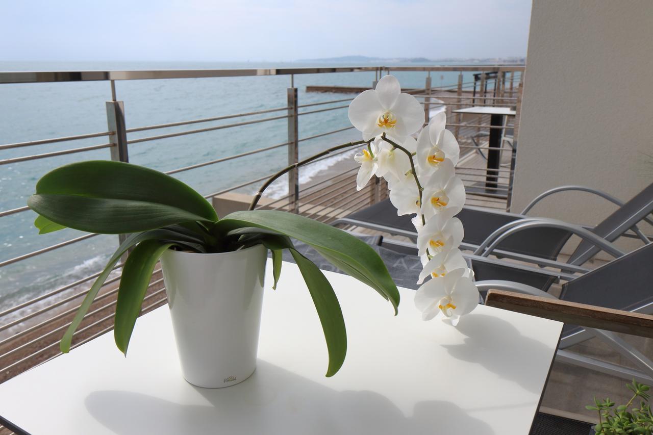 Classic Double Room with Sea View,704290435:JPEG