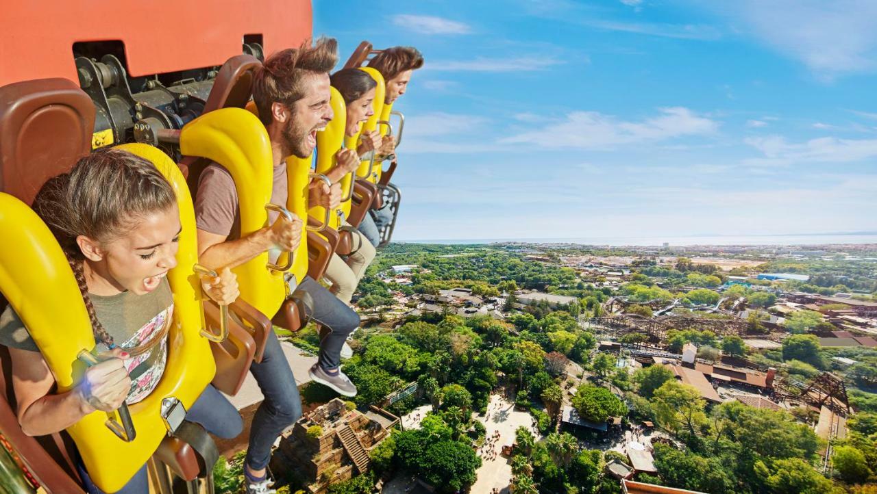 Chambre Supérieure avec Accès au Parc d’Attractions PortAventura + 1 Entrée au Parc à Thème Ferrari Land