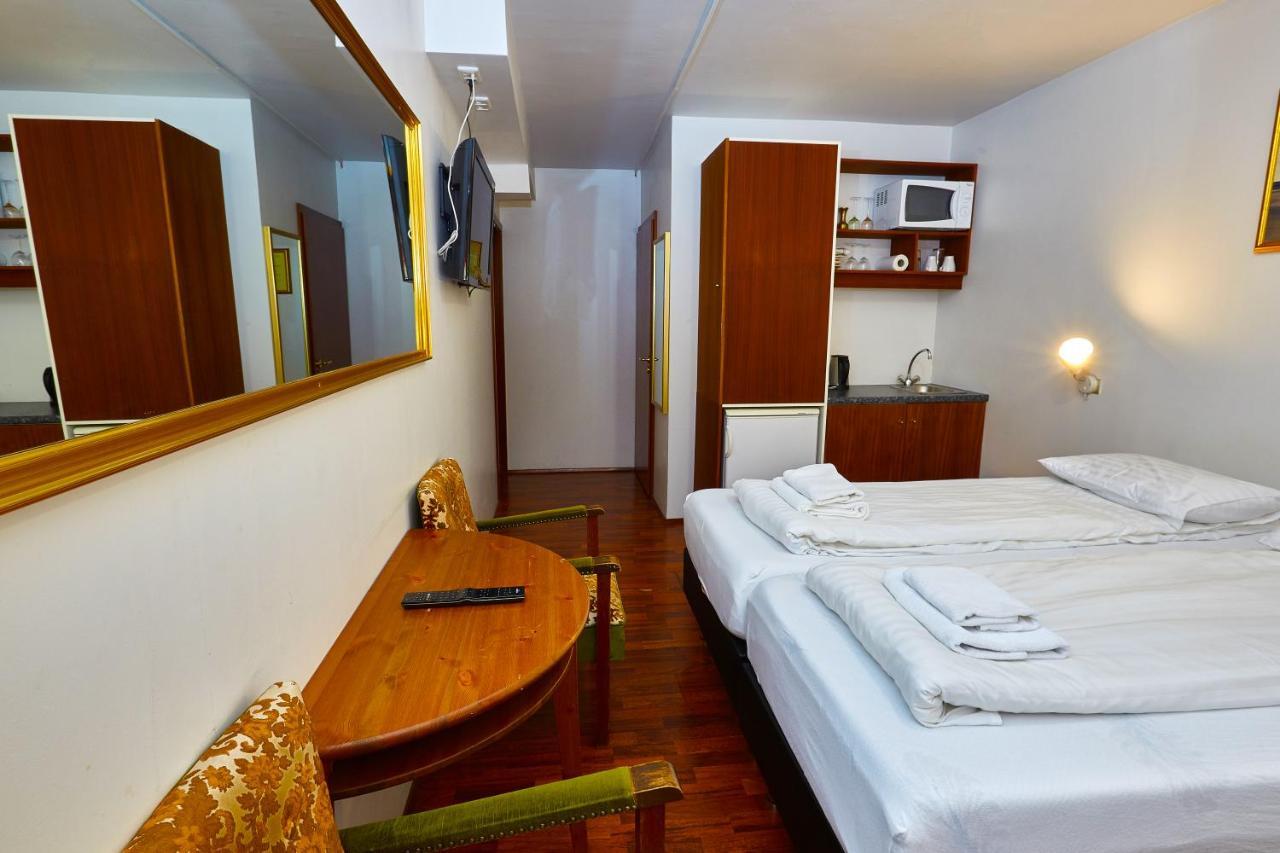 Basic Triple Room