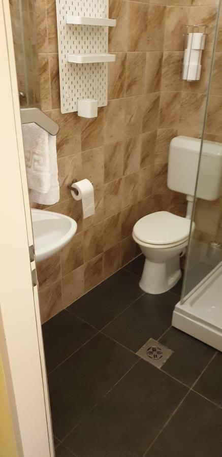Habitación Doble con baño privado - 2 camas