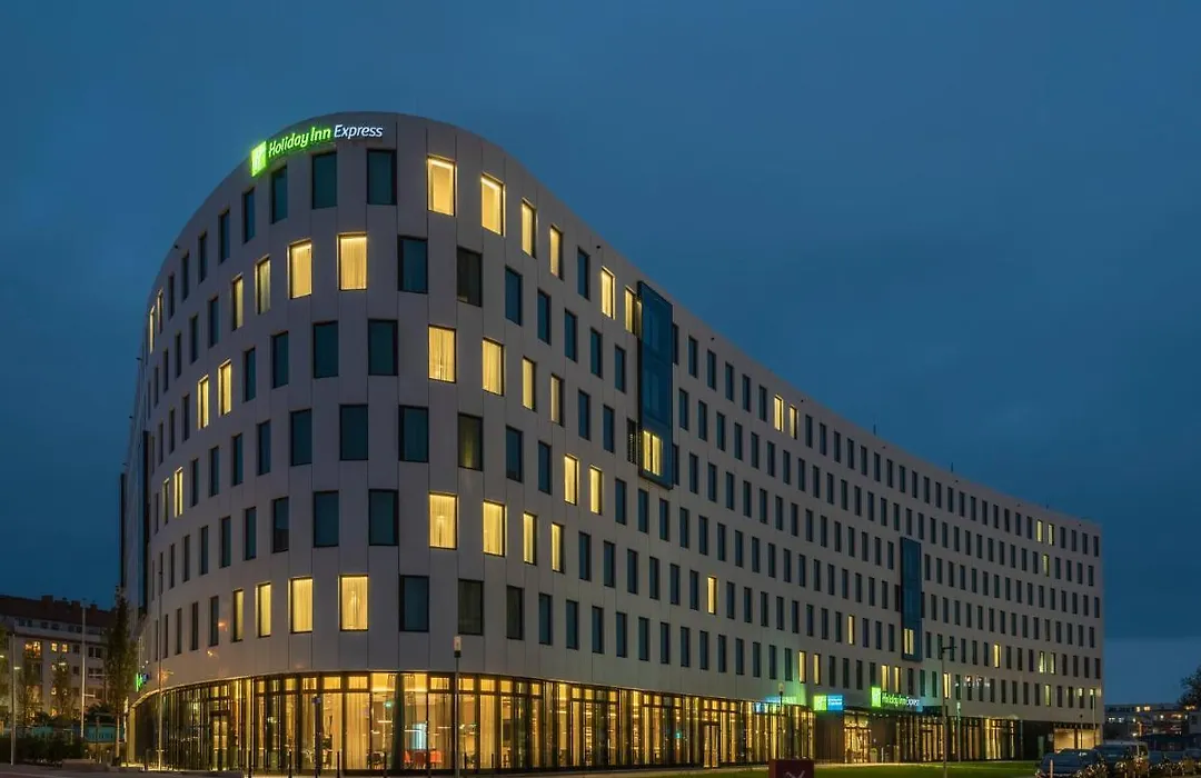Holiday Inn Express Duesseldorf - Hauptbahnhof By Ihg-1