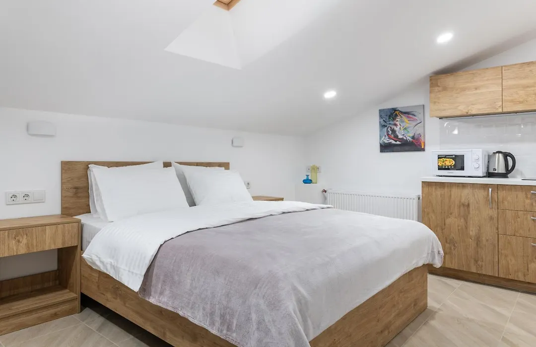 Theatre Boutique Apartments - Stylish - Walk Everywhere-1