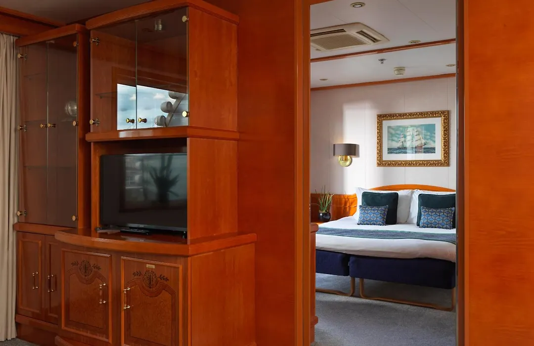 Sunborn London Yacht Hotel-1