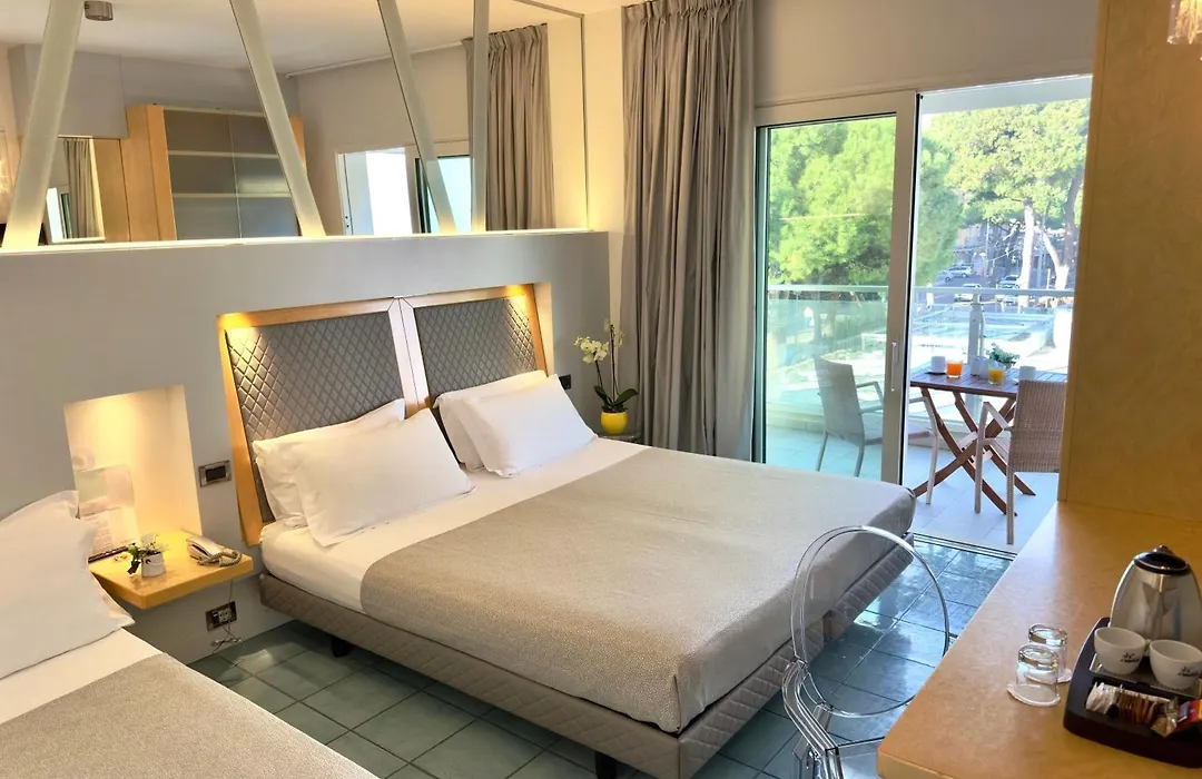Club House Hotel-1
