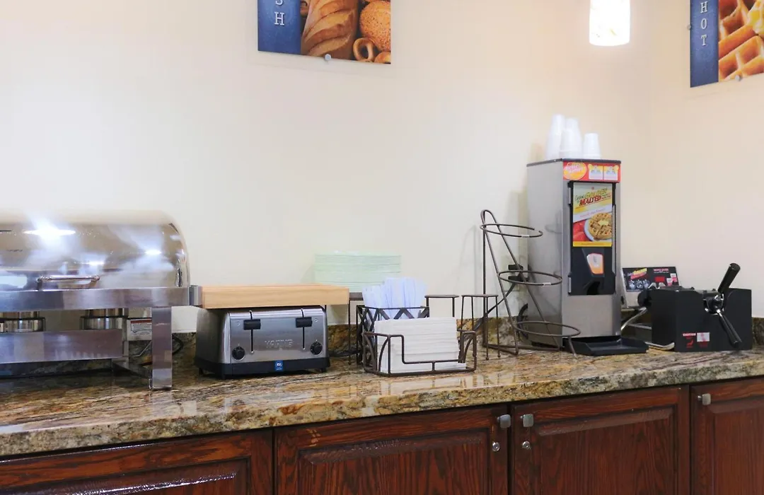 Best Western Plus Hobby Airport Inn & Suites-1