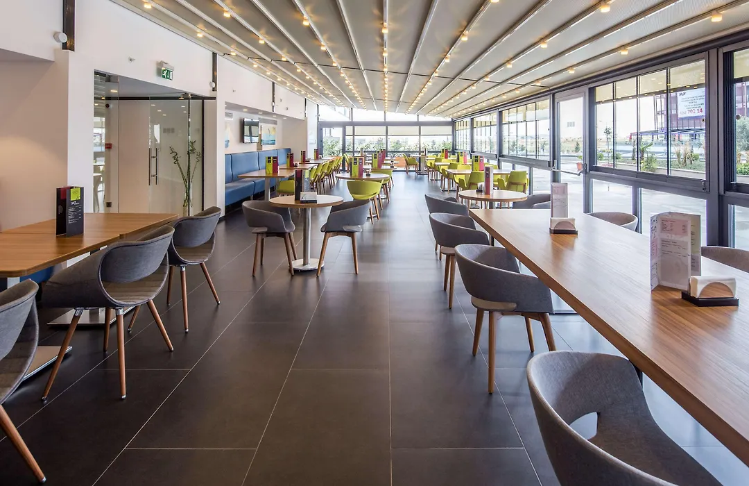 Hampton By Hilton Istanbul Kurtkoy-1